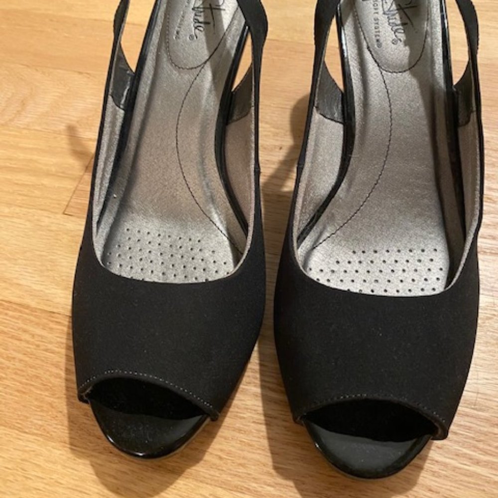 Life Stride Black Dress Sling Backs